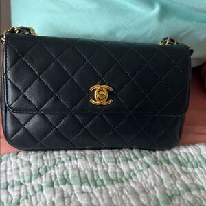 CHANEL Black Quilted bag. AUTHENTIC.  READ DESCRIPTION